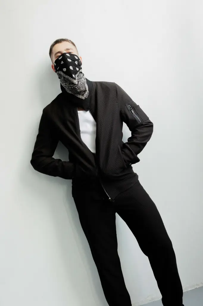 Pantalon plissé droit