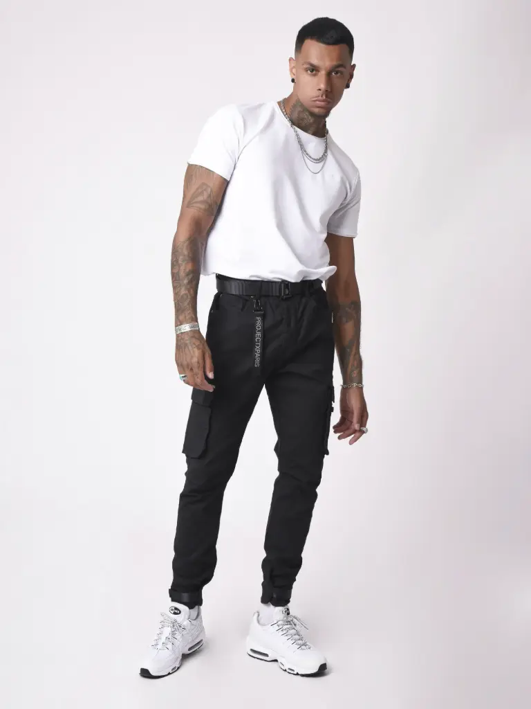 Jean Cargo poches et sangle de resserrement en bas Noir